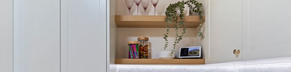 Eurolite floating shelves in Light Ferrara Oak